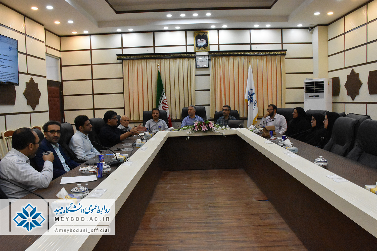 با هدف آشنایی با ظرفیت‌های دانشگاه میبد در جذب دانشجویان بومی؛ جلسه‌ی هم‌اندیشی مشاوران تحصیلی متوسطه‌ی دوم شهرستان میبد با اساتید گروه مهندسی مواد دانشگاه میبد برگزار شد